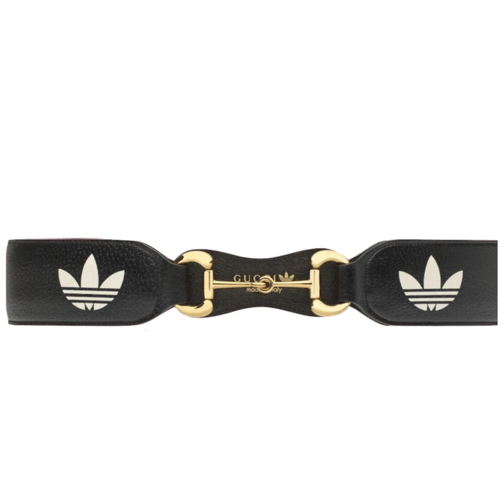 El cinto Gucci X Adidas que lució la China Suárez en México. Foto: web.