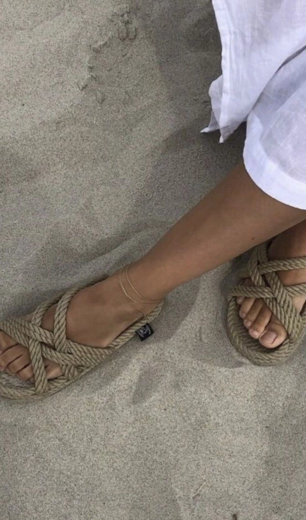 Las sandalias con sogas son divertidas y cómodas