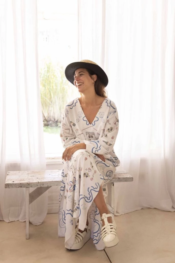 Valentina Karnoubi en su casa de Laguna Blanca en Punta del Este