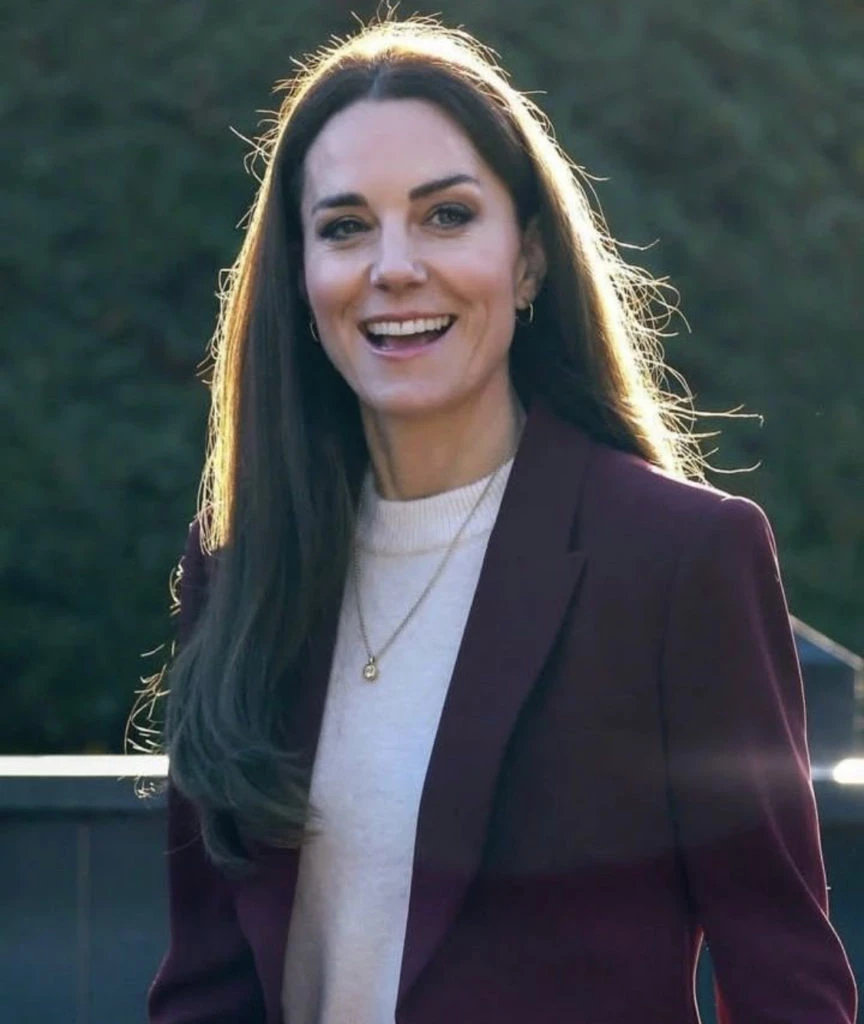 Kate Middleton usó un traje sastre muy trendy