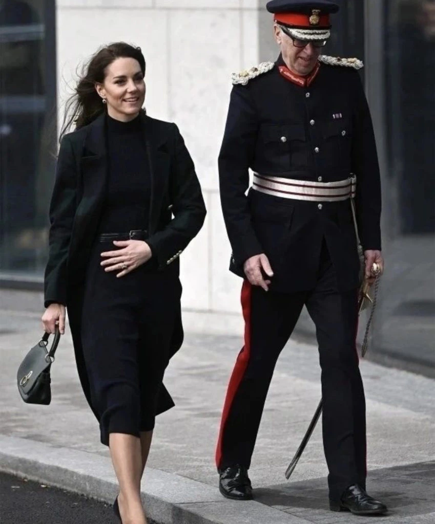 Kate Middleton reapareció con un look muy trendy. Foto: Instagram.