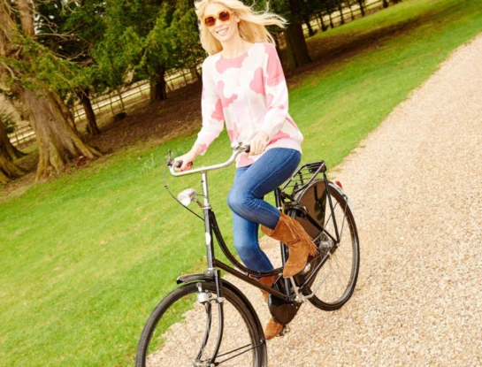 Así es la mansión estilo Tudor de Claudia Schiffer