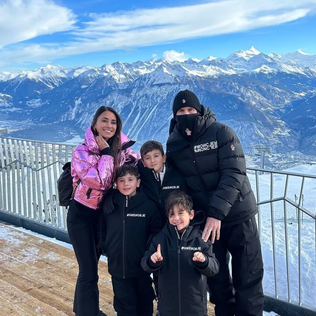 Las vacaciones de Antonela Roccuzzo, Lionel Messi y sus hijos en Los Alpes