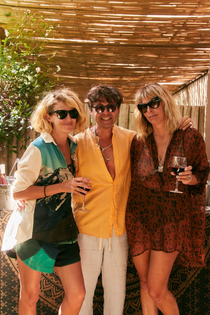 Leonora Balcarce, Anita Álvarez de Toledo y Wally Diamante en el almuerzo de Piccolo Banfi en Punta del Este