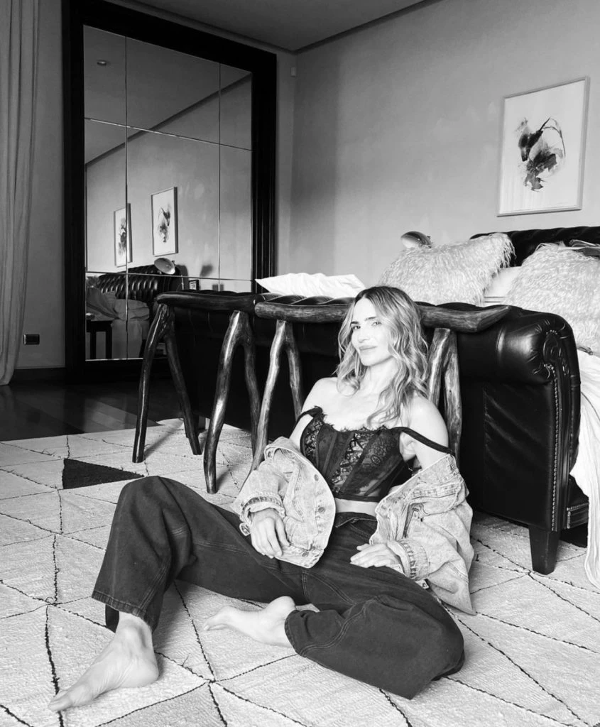 María Vázquez lució un outfit muy trendy