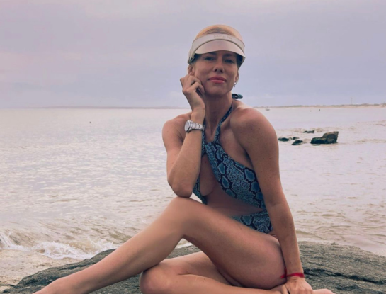 Nicole Neumann lució un nail art con detalle animal print