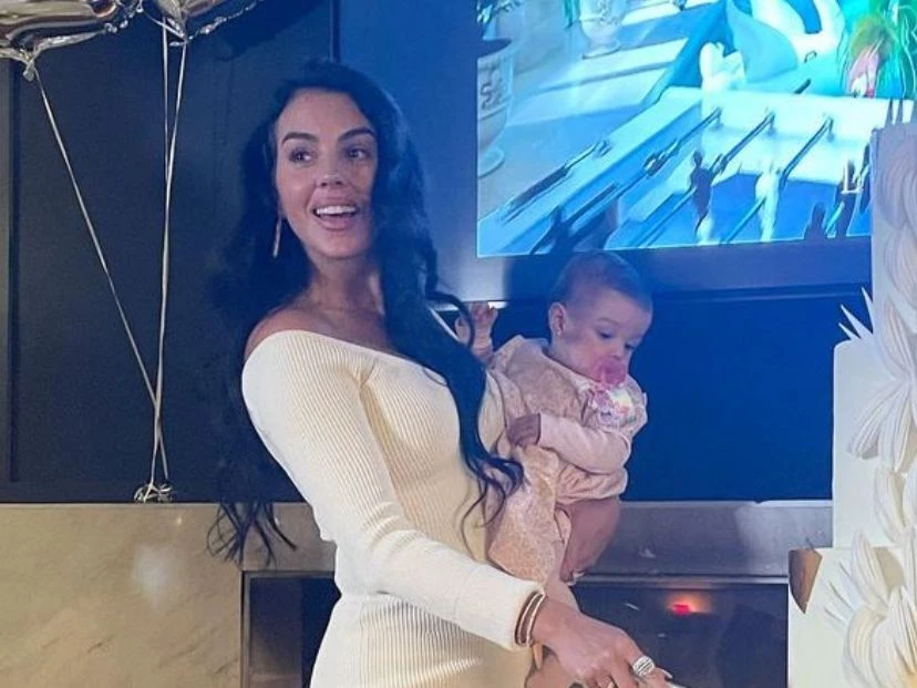 El look chic de Georgina Rodríguez