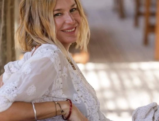 Dolores Barreiro lleva el look boho chic perfecto para una novia de civil
