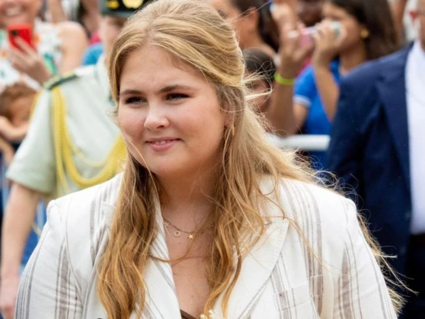 El look sofisticado de Amalia de Países Bajos
