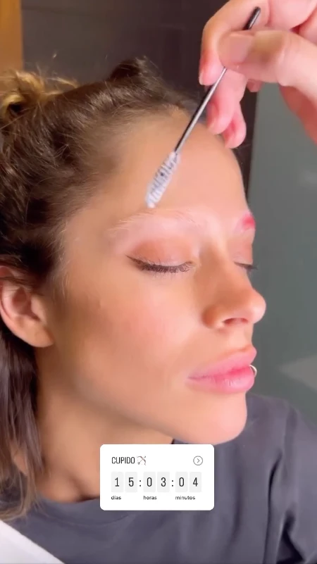 Tini Stoessel with fuchsia eyebrows