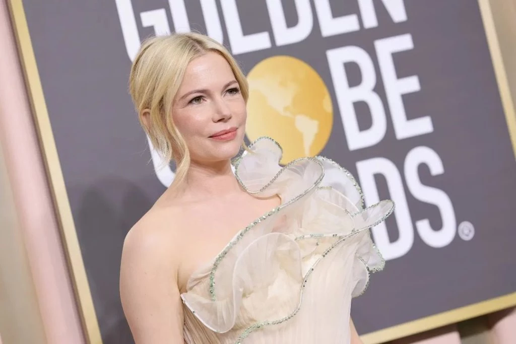 Michelle Williams en los Golden Globes 2023