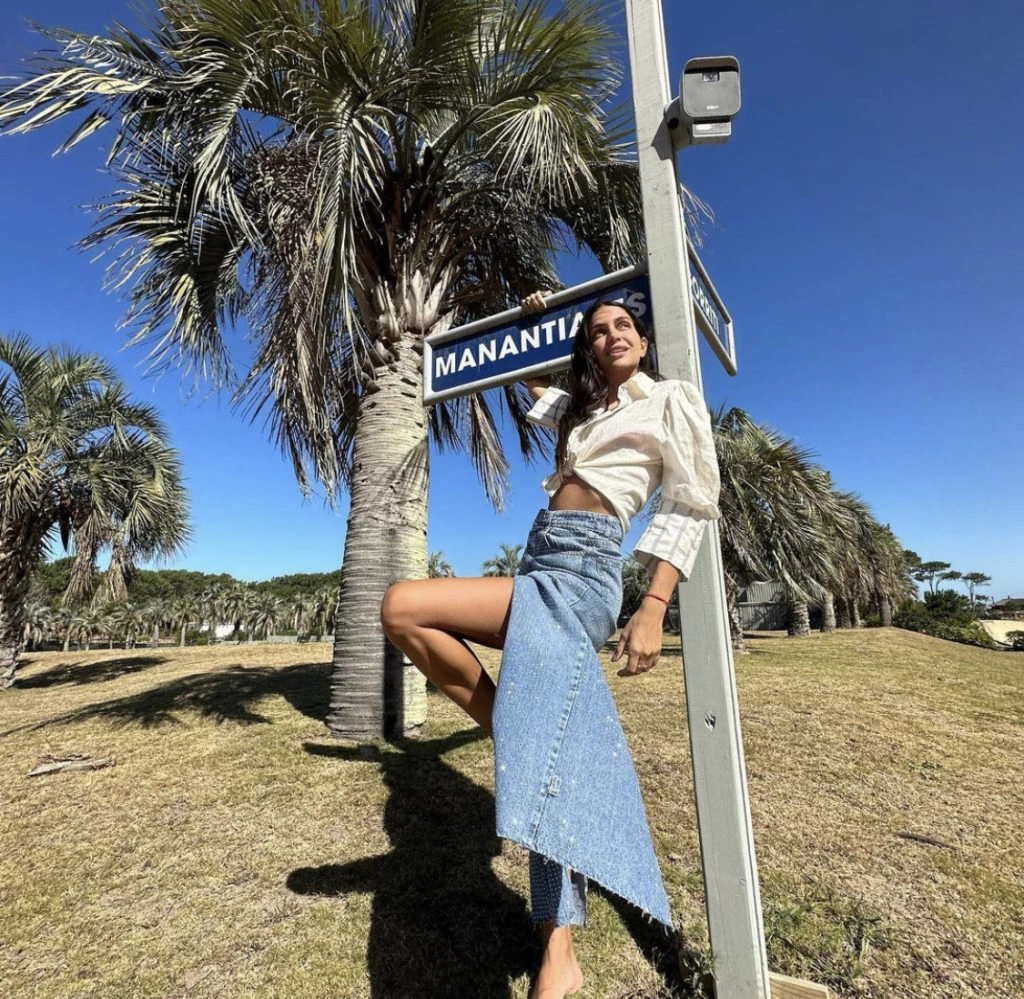 Zaira Nara y su pollera de jean, la prenda must-have del 2023