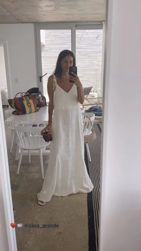 Zaira Nara look total white