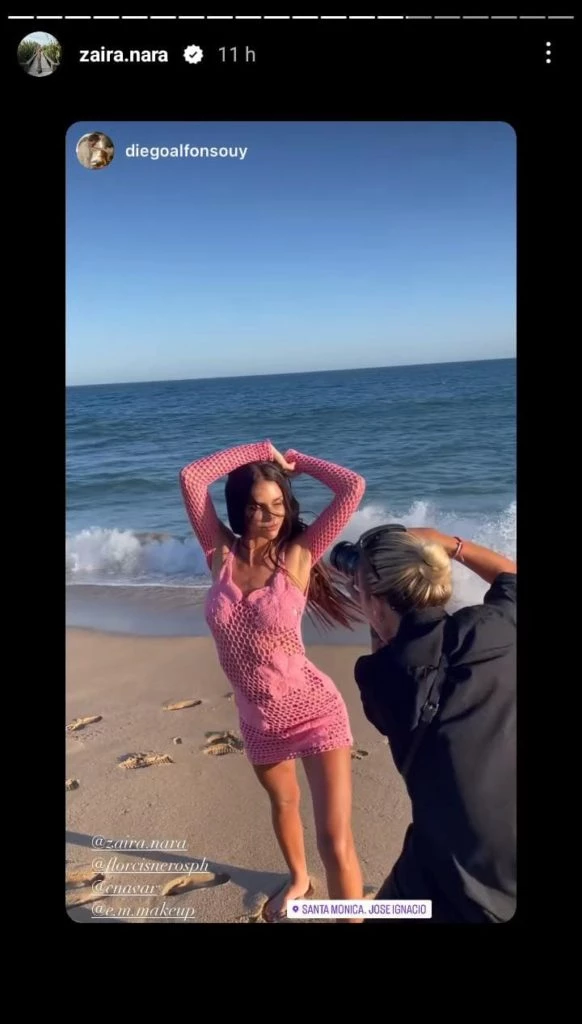 Zaira Nara luciendo un vestido tejido en color rosa