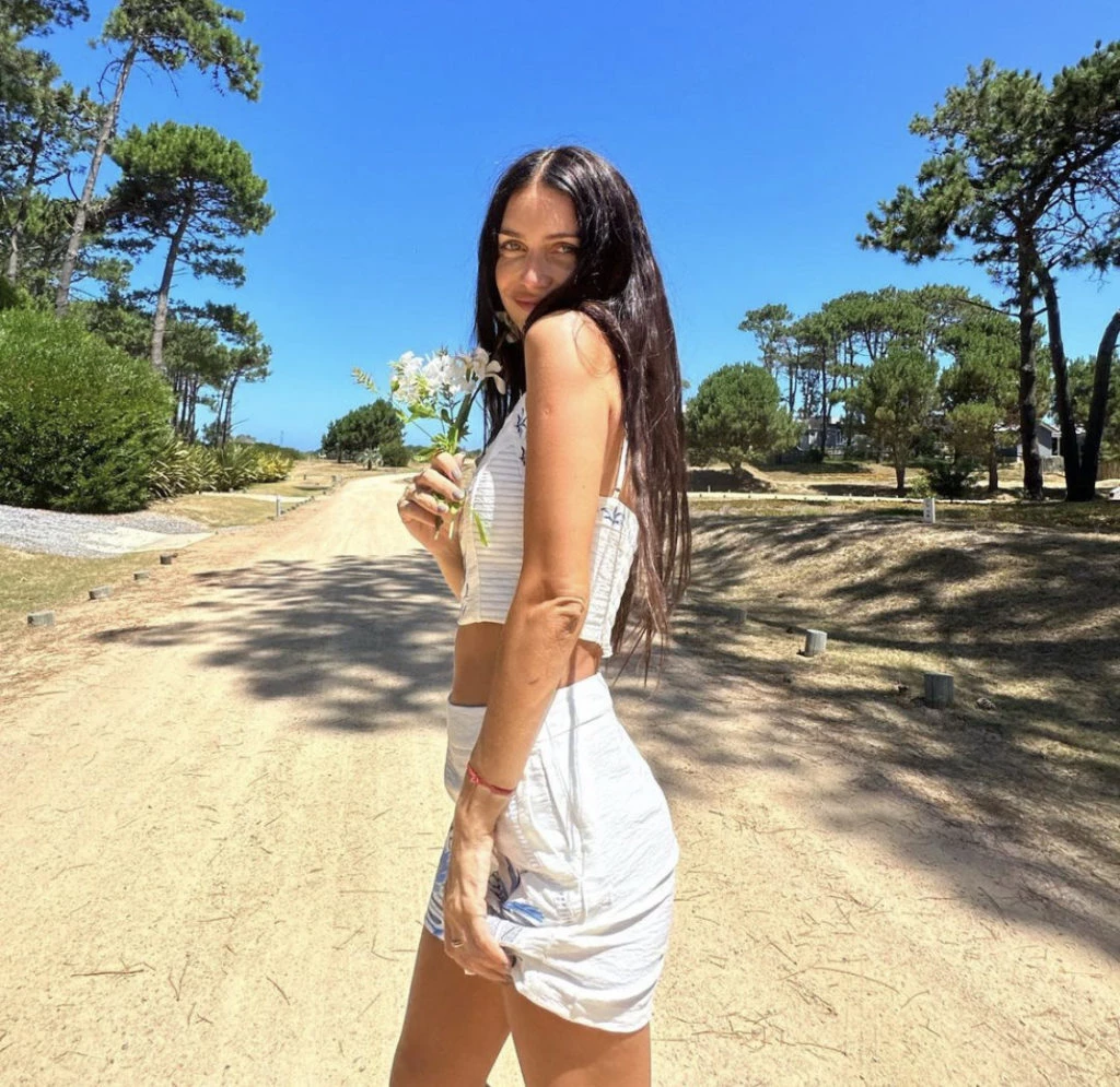Zaira Nara lució el conjunto perfecto para una tarde de verano. Foto: Instagram.