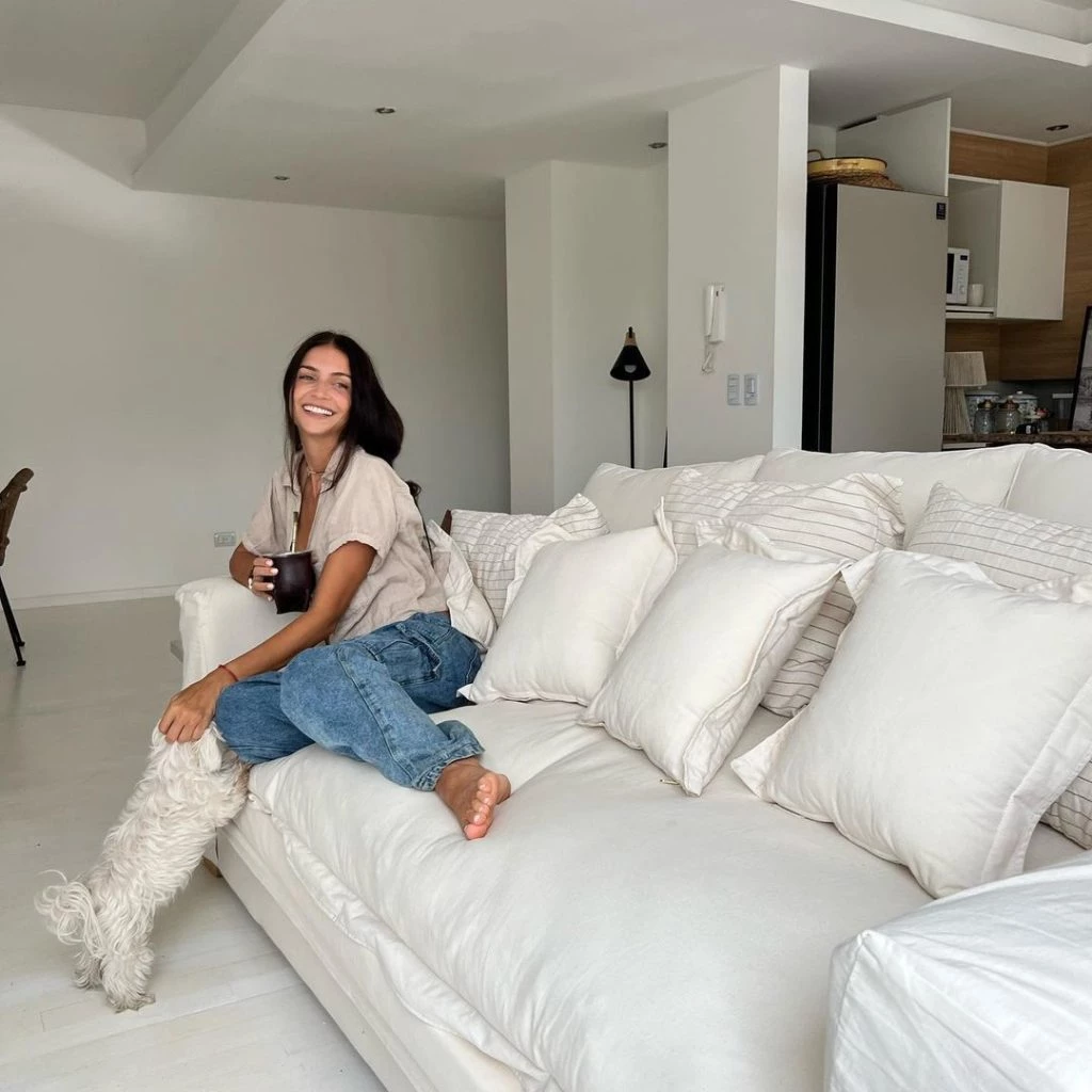 Zaira Nara mostró el look que eligió para estar de entrecasa