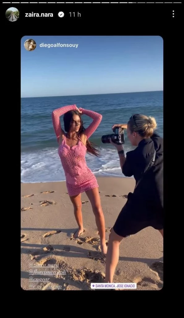 Zaira Nara posando en Uruguay con un look tejido perfecto para la playa