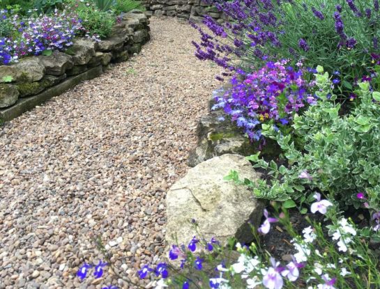 Manual de Jardinería: cómo tener un jardín de grava, la última tendencia en decoración de exteriores