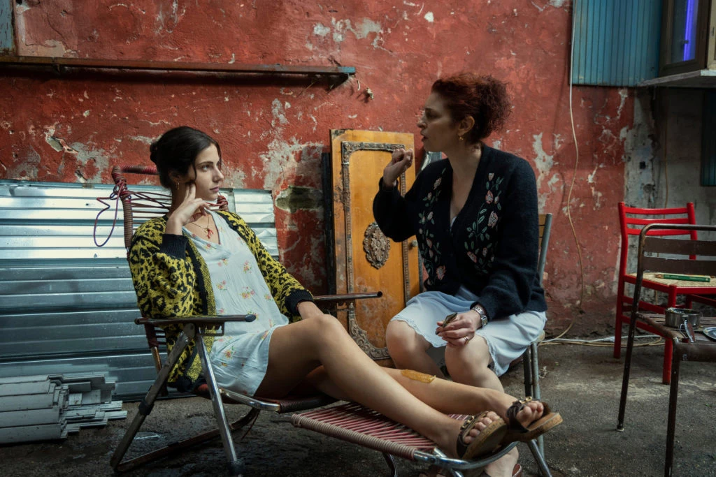 la vida mentirosa de los adultos