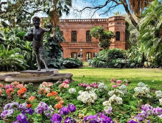 Historias de Cemento: la casona del Jardín Botánico, el único edificio rodeado del verde de los cinco antiguos continentes