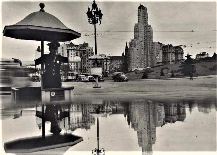 guardián de la plaza