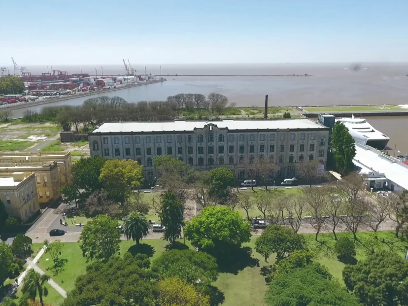 Historias de Cemento: Hotel de Inmigrantes, el edificio con arquitectura higienista que alojó a nuestros antepasados