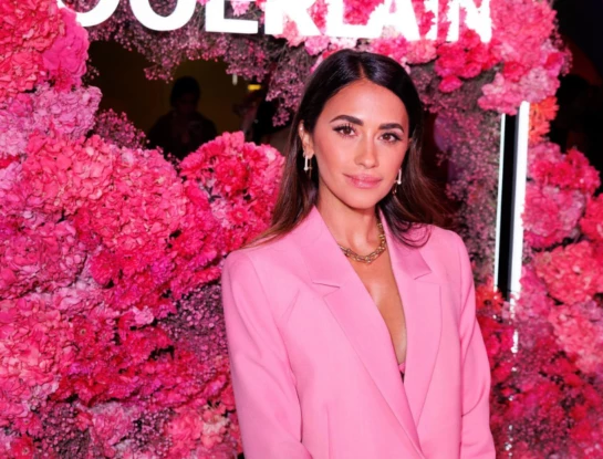 Así es el look barbiecore que lució Antonela Roccuzzo en el evento de Guerlain