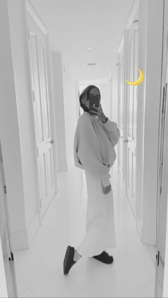 El look minimalista de Ámbar de Benedictis en Cartagena de Indias