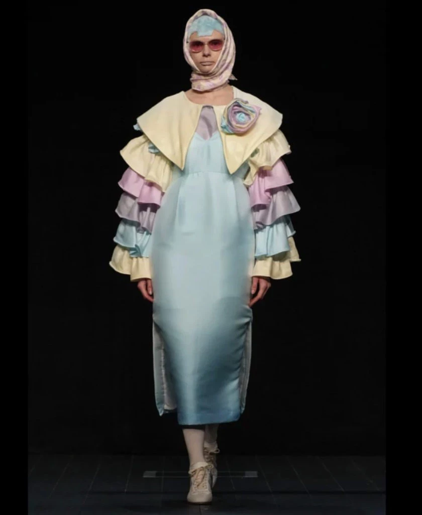 Anrealage presentó un original desfile en Paris