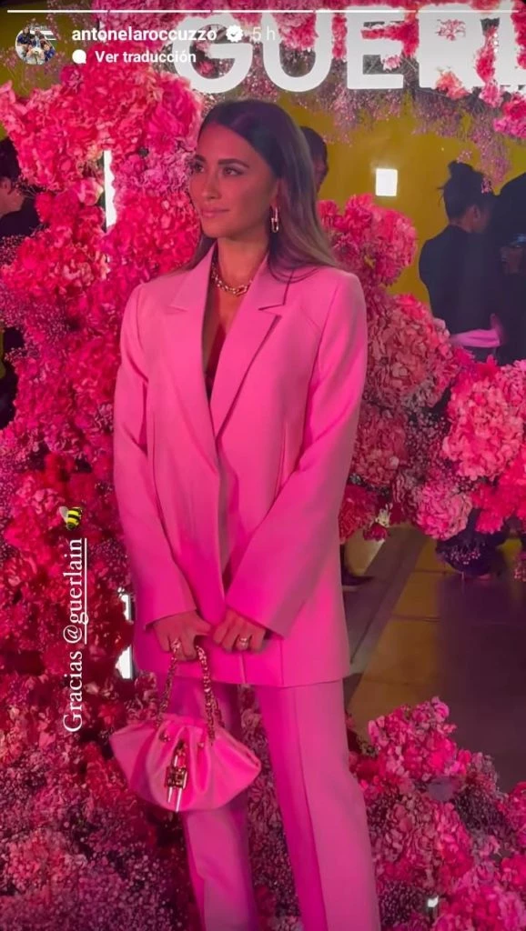 Antonela Roccuzzo lució un look barbiecore