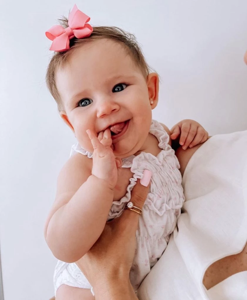 Arianna Pella peinada con moños