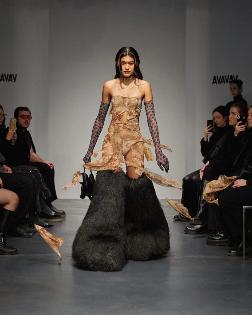 Avavav en la Semana de la moda de Milán. Foto: Instagram.