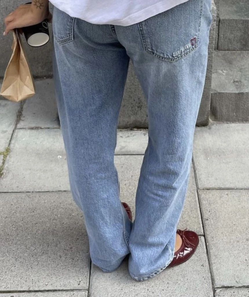 Chanel y uno de sus zapatos más clásicos vuelven a ser furor. Foto: Pinterest.