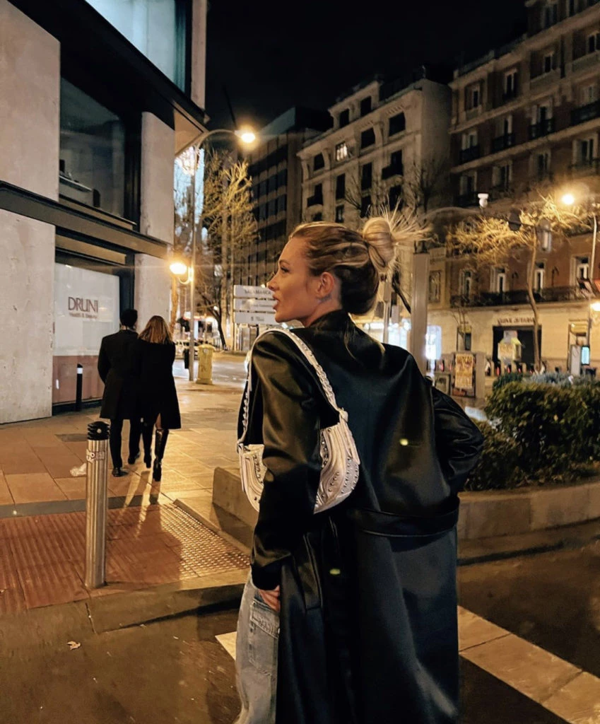 Camila Homs marcó tendencia en la capital española. Foto: Instagram.