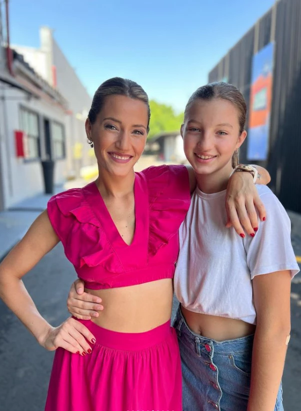 Mica Viciconte con Allegra Cubero