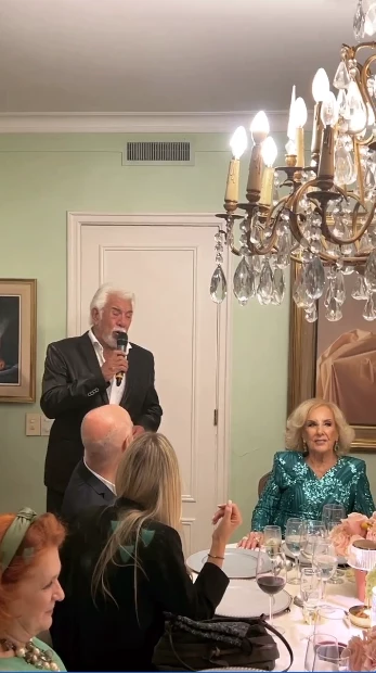 Raúl Lavié canta para Mirtha Legrand