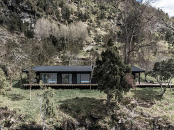 Casa del lago: un refugio con vistas soñadas y la madera como protagonista