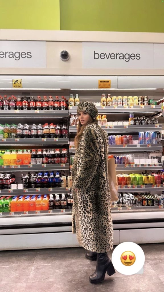 En el supermercado también se usa animal print. Foto: Instagram.