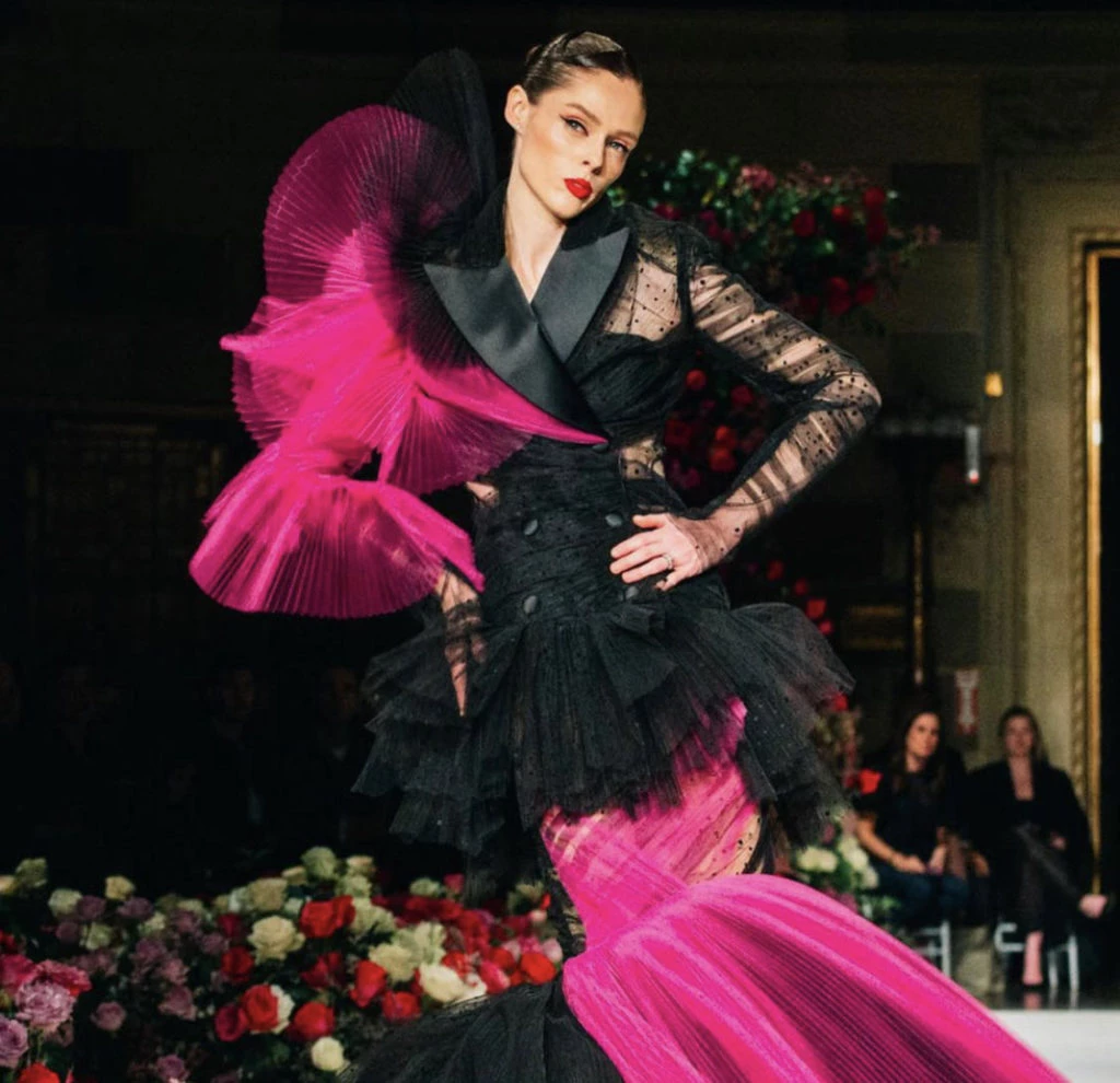 Coco Rocha cerró el desfile de Christian Siriano. Foto: Instagram.