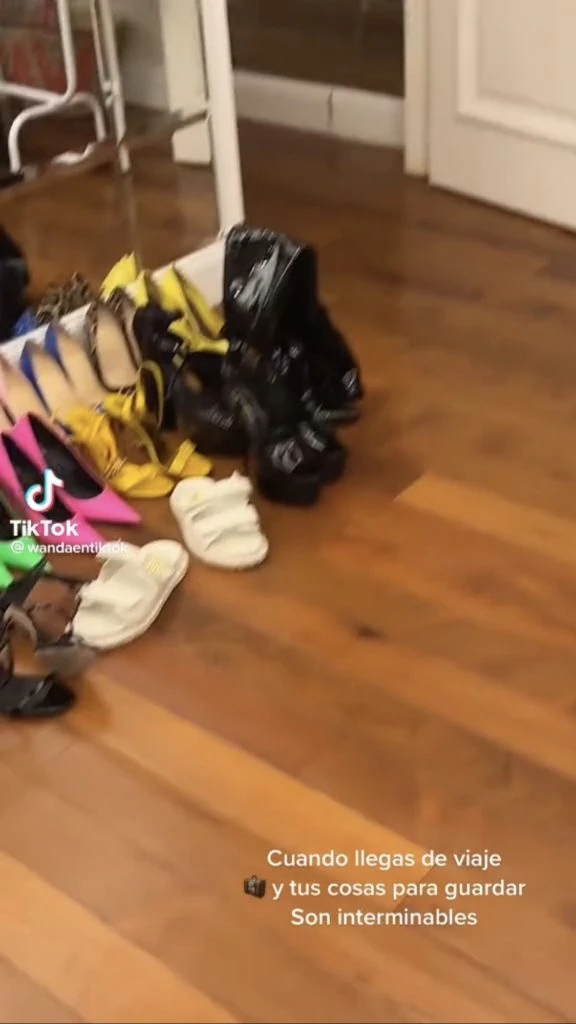 El cuarto de Wanda lleno de zapatos. Foto: TikTok.