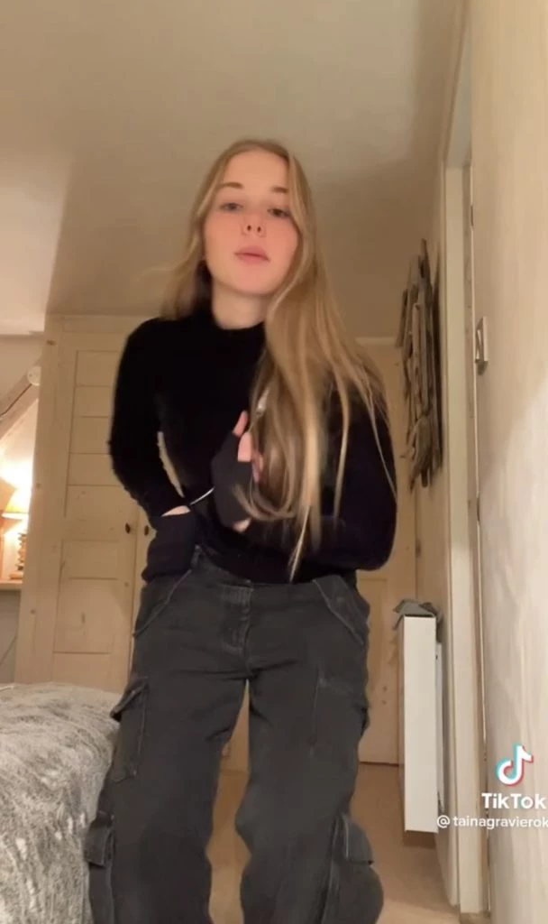 El look total black de Taína Gravier