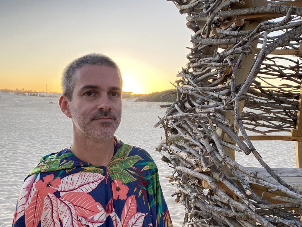 "Generamos una obra de arte que no requiera grandes equipos de trabajo ni maquinaria. Pequeño, práctico, limpio". 