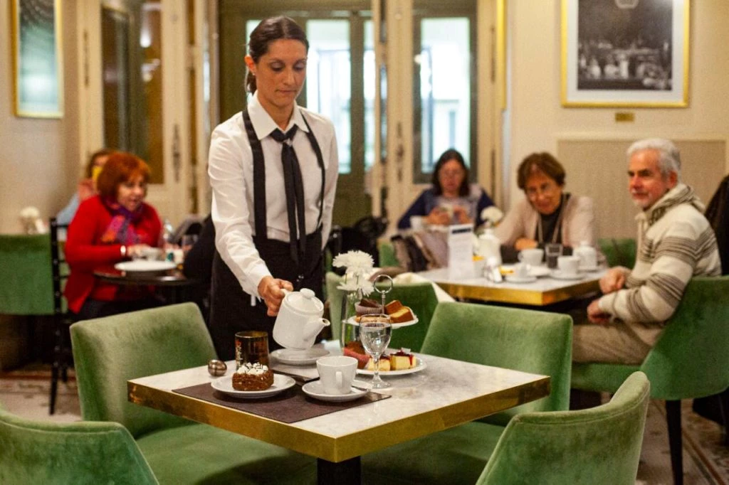 Foto pasaje de los carruajes teatro colon