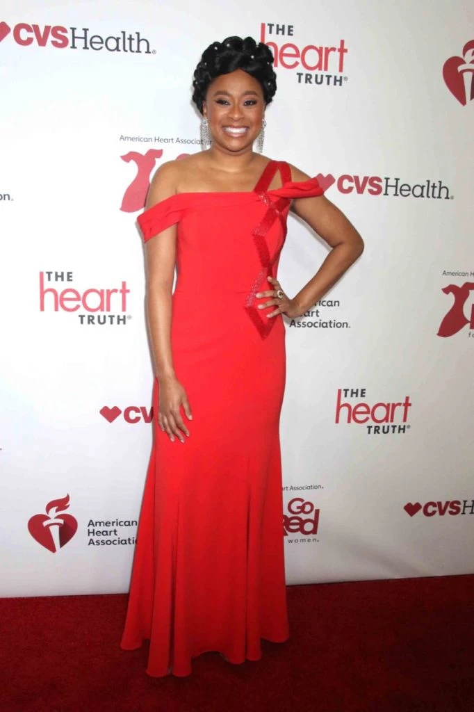Phoebe Robinson en Go Red for Women