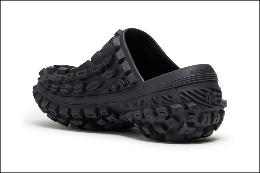 Balenciaga se suma a la temporada de zuecos
