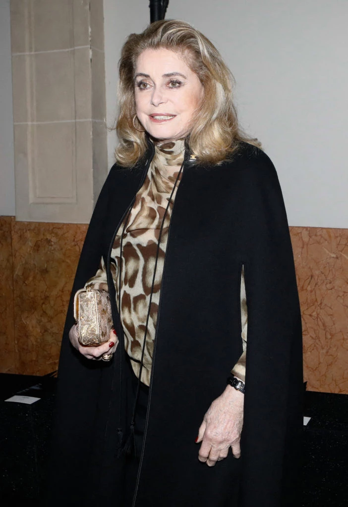 Catherine Deneuve n el desfile de Celine. Foto: Fotonoticias.