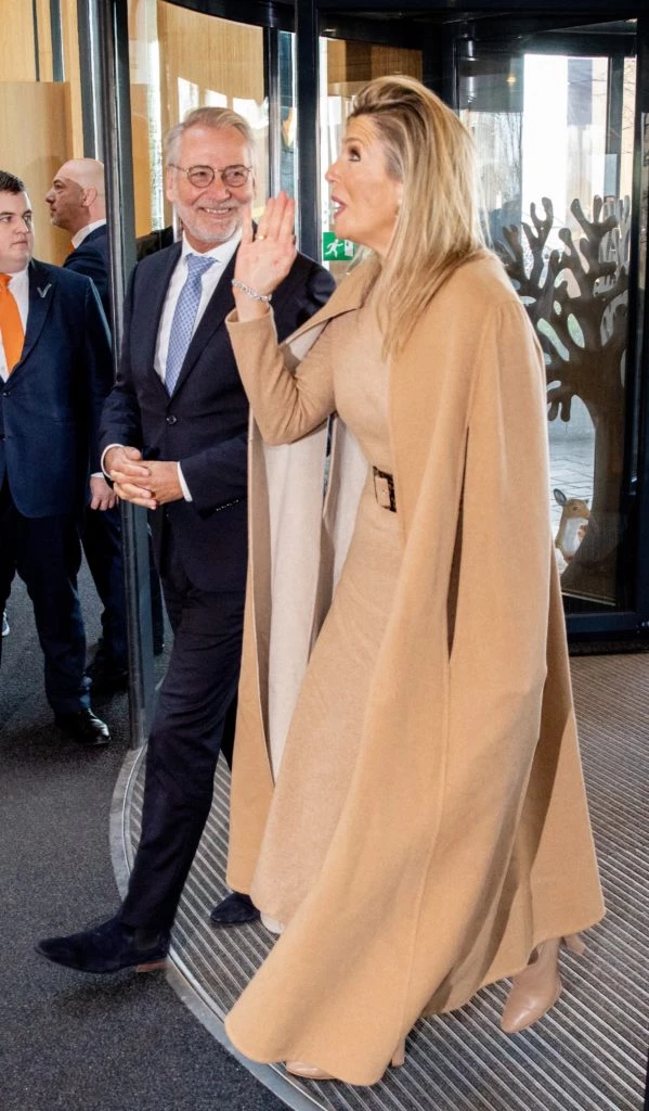 Maxima zorreguieta total look en camel