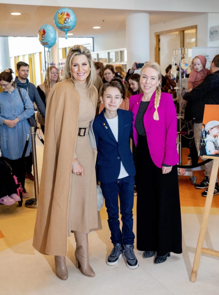 Maxima zorreguieta total look en camel