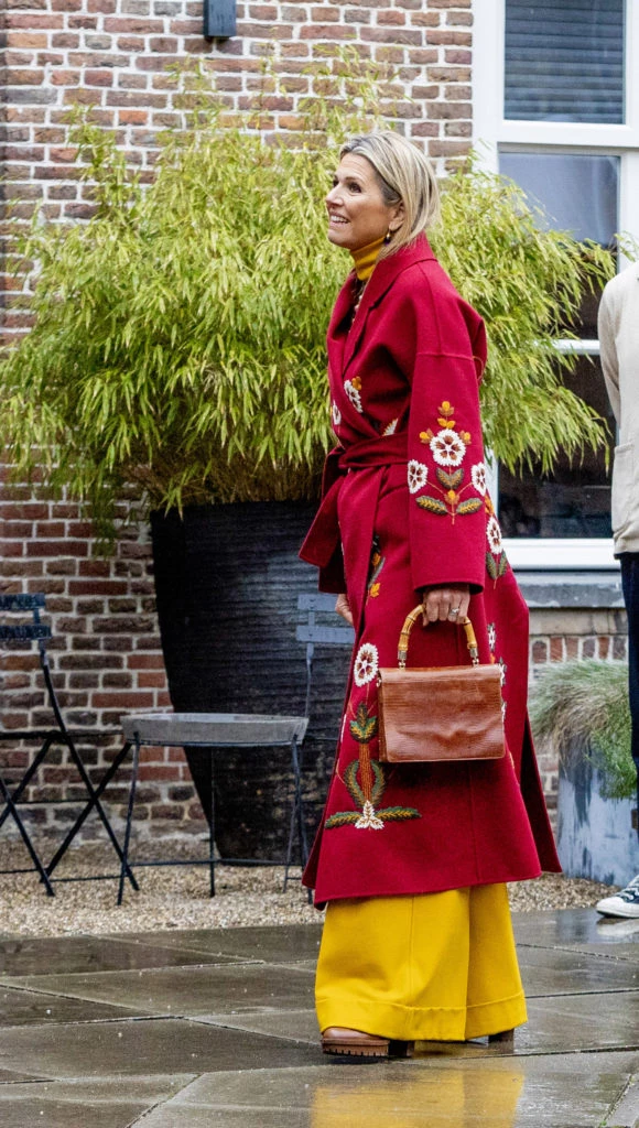 Máxima lució una jugada combinación de colores