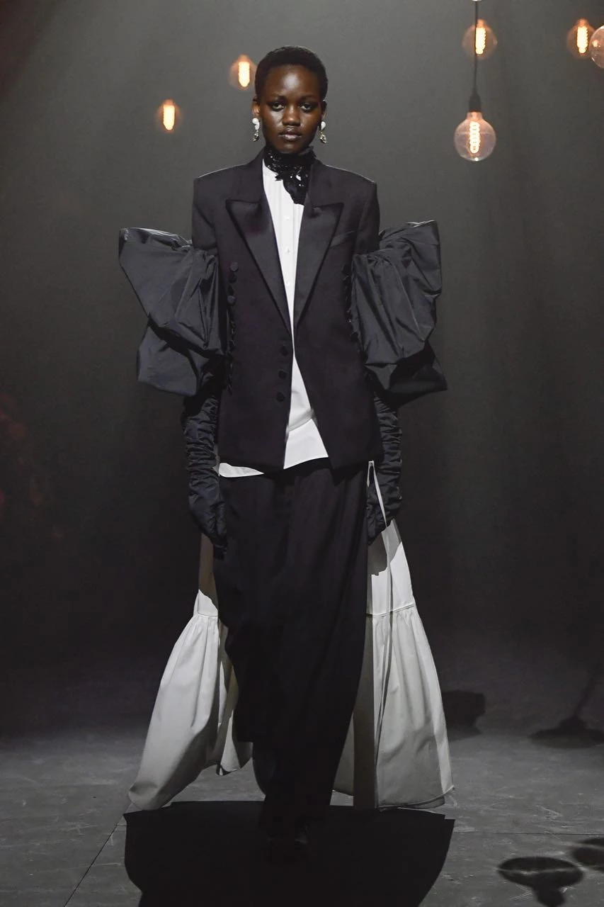 Desfile Erdem, otoño invierno 2023/24, en el Fashion Week de Londres.